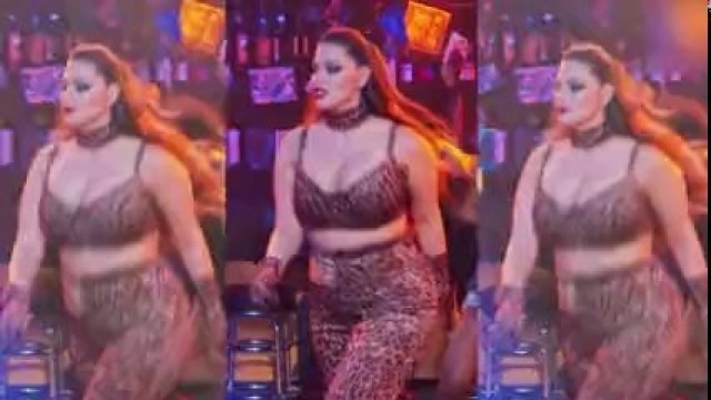 Singer Ashley Graham Lip Syncs