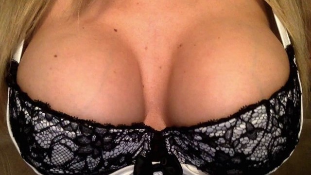 MISSTIFF OILING UP MY TITS IN PRIVATE PREMIUM VIDEO