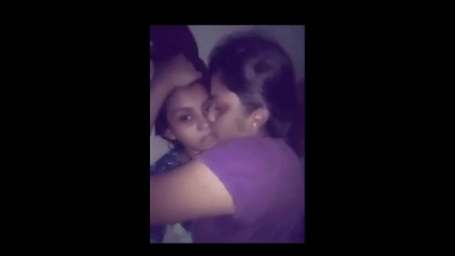 Srilanka Lesbian කෙල්ලෝ දෙන්නෙක් ආප්පයක් ගහනවා